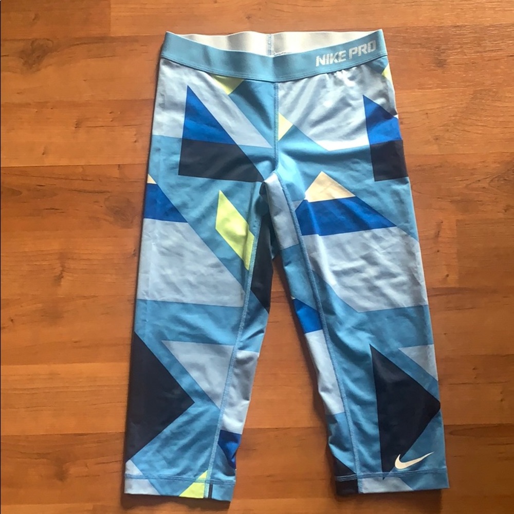 Nike Pro Running Capris 💙🤍💚